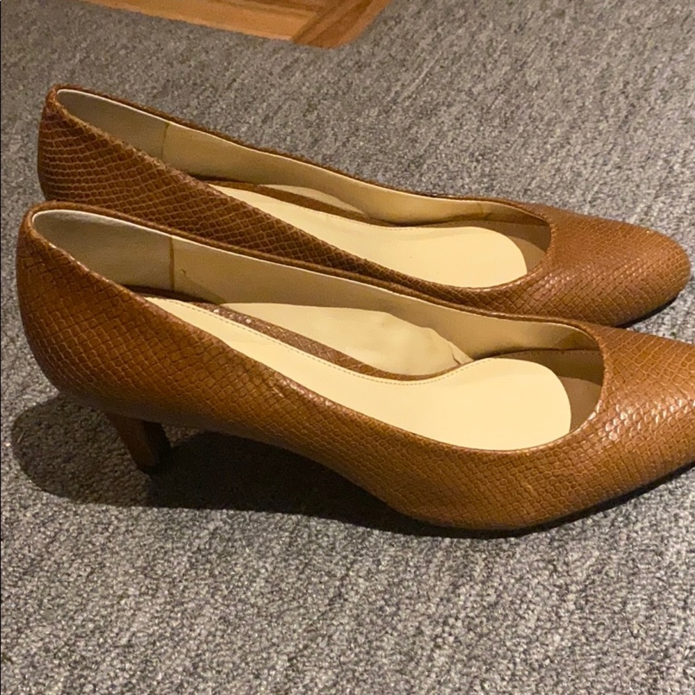 Comfortable work shoes